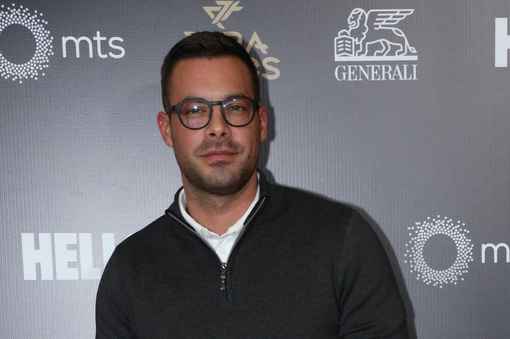 UZNEMIRUJUĆE PISMO NAŠEG GLUMCA POVODOM UBISTVA UČENIKA NA VRAČARU: Reči koje kidaju DUŠU