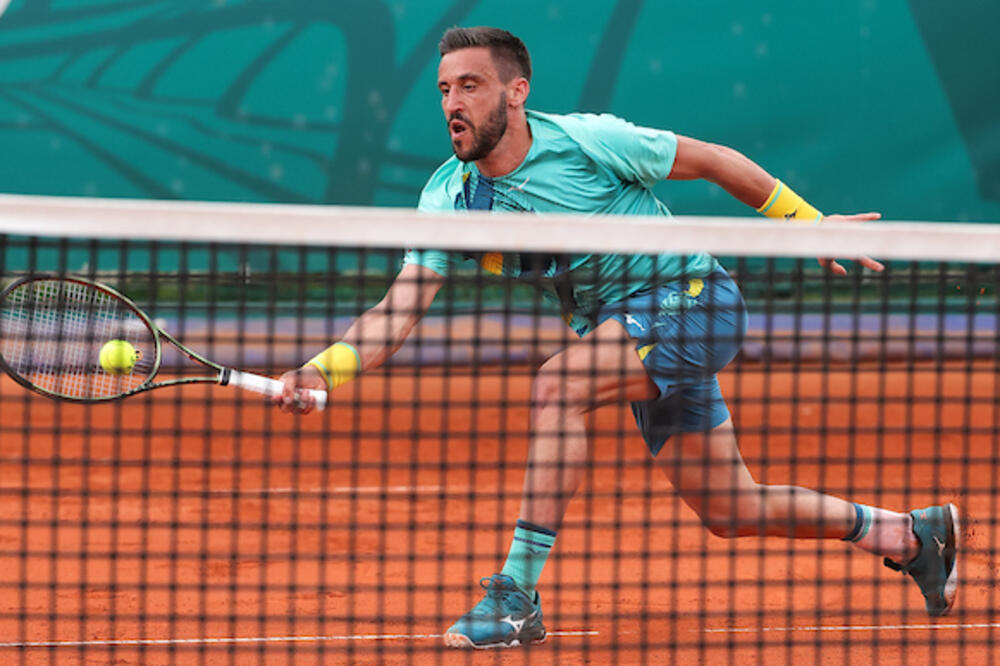 SPORTISTE IZ REGIONA UJEDINILA TUGA: Bosanski teniser poziva ljude da pomognu povređenoj deci! (FOTO)