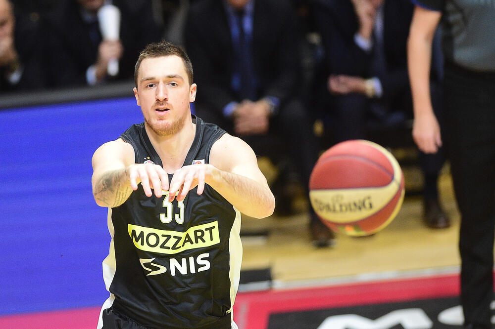 "I JA SAM OTAC DVOJE DECE": Danilo Anđušić duboko potresen zbog masakra u Beogradu!