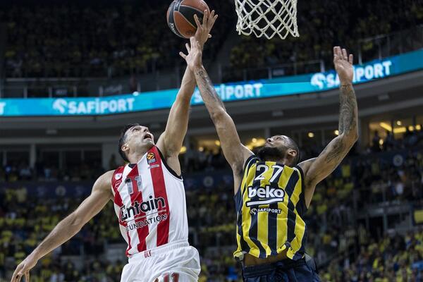 OLIMPIJAKOS UZVRATIO UDARAC: Gudurić mogao da bude heroj, ali mu je taj epitet preoteo Slukas! (VIDEO/FOTO)