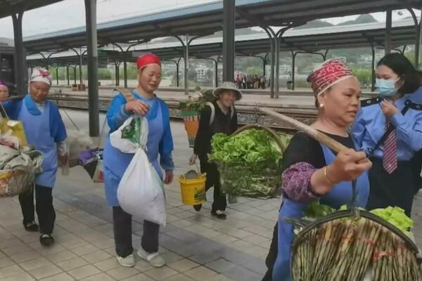 Pokretna vozna pijaca (VIDEO)