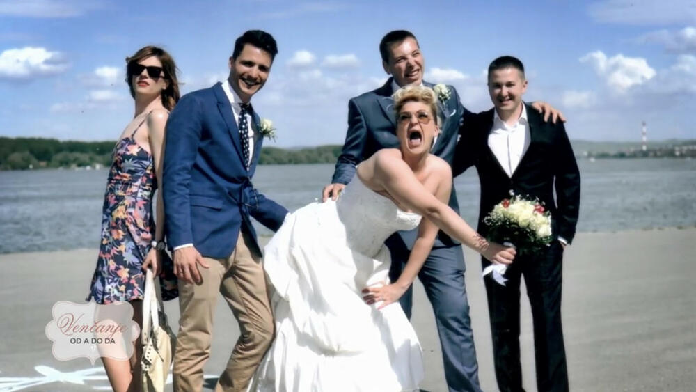 Zanimljivo je bilo to što je pred početak razmenjivanja bračnih zaveta mladoženja Dušan nestao