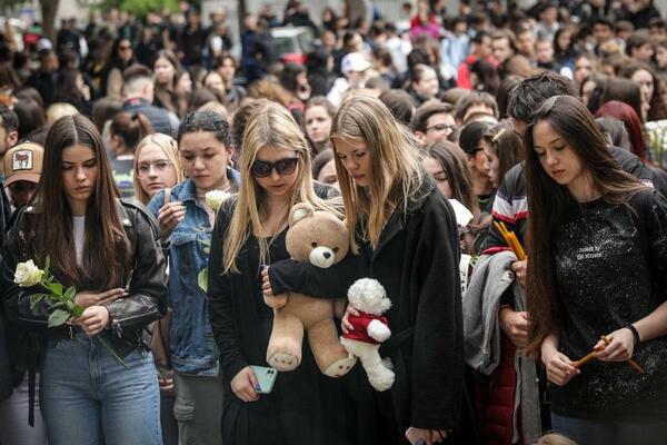 MLAĐA SESTRA DEVOJČICE UBIJENE U RIBNIKARU RASPLAKALA CELU NACIJU: Njen crtež je ganuo SRBIJU, ovo kida DUŠU (FOTO)