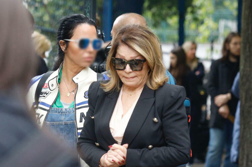 TO JE BIO NAJGORI DAN U ŽIVOTU NEDE UKRADEN! SVE DO TEMELJA JE BILO RAZNEŠENO: Pevačica sa KNEDLOM U GRLU ispričala