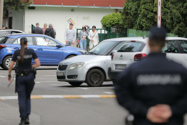 "PRIŠLA JEDNOM UČENIKU SA LEĐA I UBOLA GA U PREDELU RAMENA": Oglasila se BEOGRADSKA ŠKOLA nakon JEZIVOG INCIDENTA