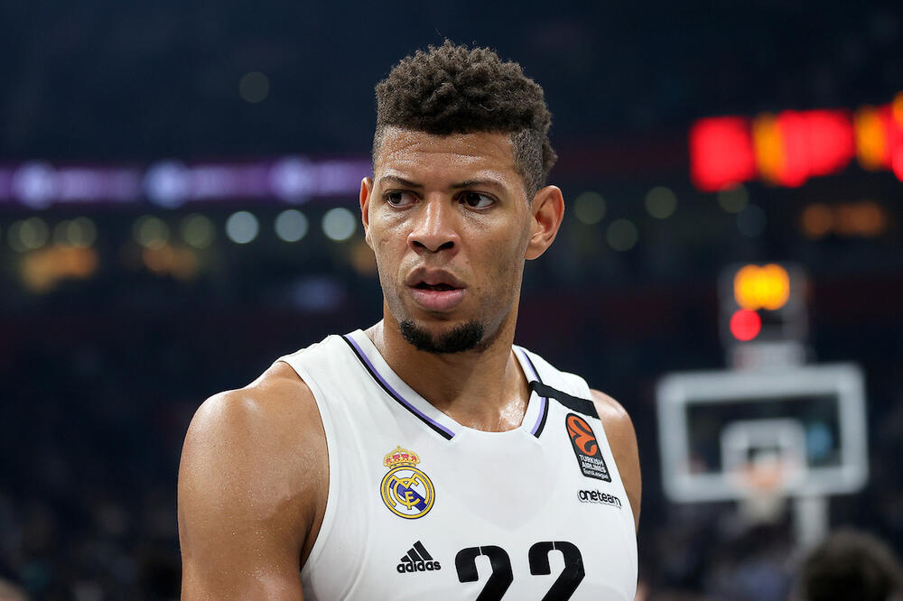 POTPISAO VALTER TAVAREŠ! Centar postao najplaćeniji u Evropi (FOTO)