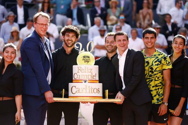 POSVAĐALI SE ČIJA JE VEĆA: Ovaj detalj je pokrenuo STRAŠNU polemiku u svetu tenisa! (FOTO)