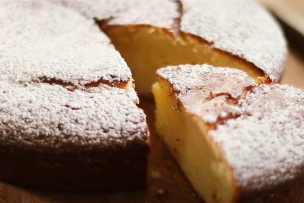 KOLAČ SA GRČKIM JOGURTOM GOTOV ZA 10 MINUTA: U ustima se TOPI, košta manje od 400 dinara (VIDEO)