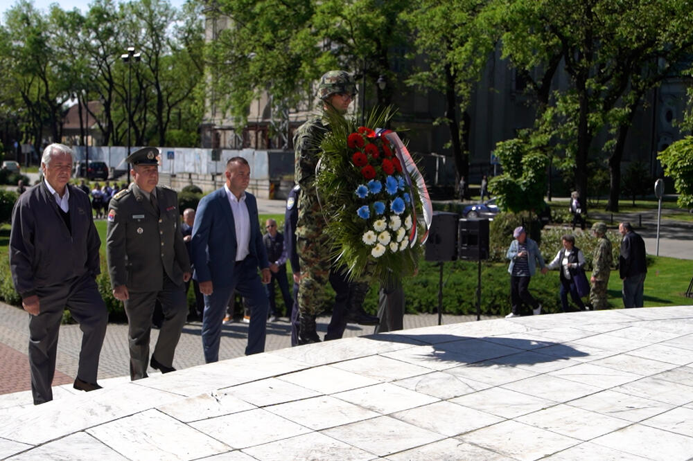 BAKIĆ: DANAS ODAJEMO POČAST SVIMA KOJI SU DALI ŽIVOTE U BORBI ZA OSLOBAĐANJE OD FAŠIZMA!