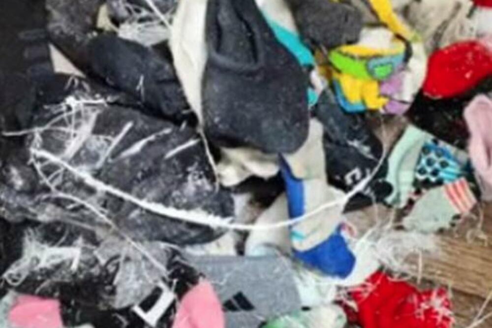 SERVISER POKAZAO GDE NESTAJU ČARAPE NAKON ŠTO IH STAVITE U VEŠ MAŠINU: Ovo nikome nije bilo JASNO (VIDEO)