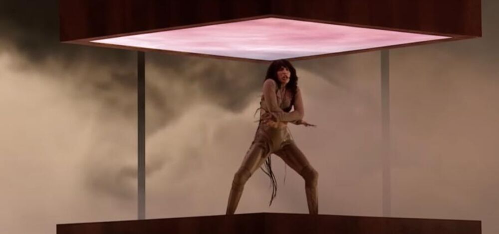 Lorin je verena za umetnika i fotografa Čarlija Ljunga,