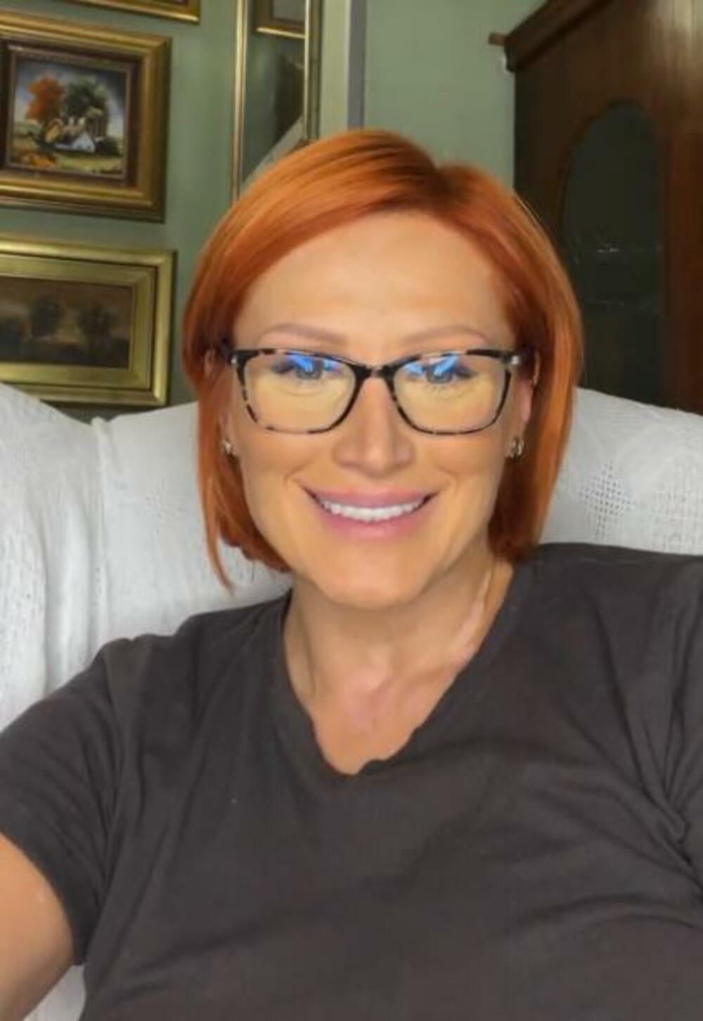 Pevačica Ksenija Mijatović u jeku svoje popularnosti odlučila je da se povuče iz javnog života i promeni profesiju