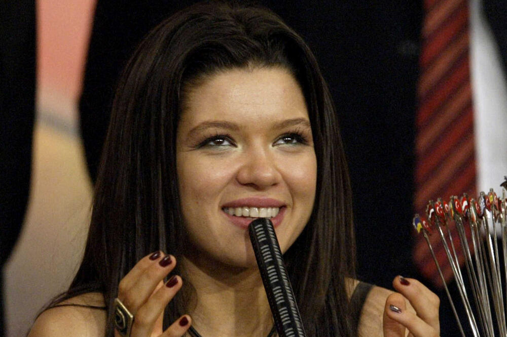 ŽENO, JESI LI OVO STVARNO TI? Ruslanu su svi OBOŽAVALI, a danas je ne bi prepoznali: Korekcije za sve pare?