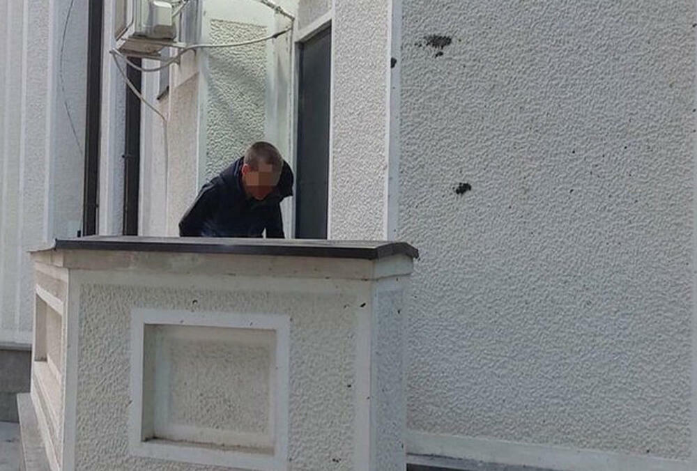 Gađali crkvu blatom