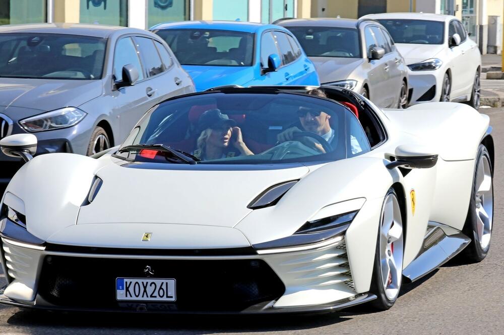 IBRA NE PITA KOLIKO KOŠTA! Otišao sa suprugom u luks salon u jednom Ferariju, vratio se u drugom - triput skupljem