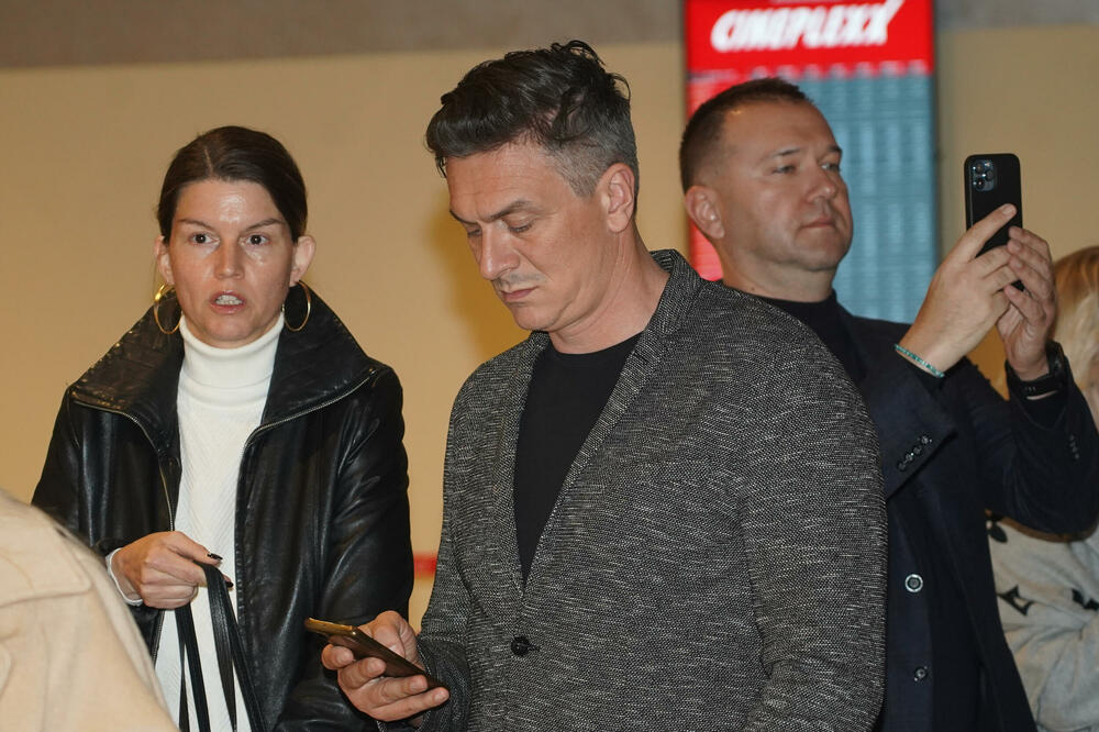 Zamenio vreli asfalt motikom i ašovom: Bane Tomašević u Beogradu važio za ozbiljnog dasu, a sad na selu juri živinu