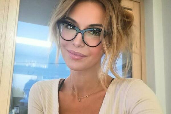 ŠTA ĆE REĆI JELENA? Zanosna Marina "NAHVATALA" Đokovića! (FOTO)