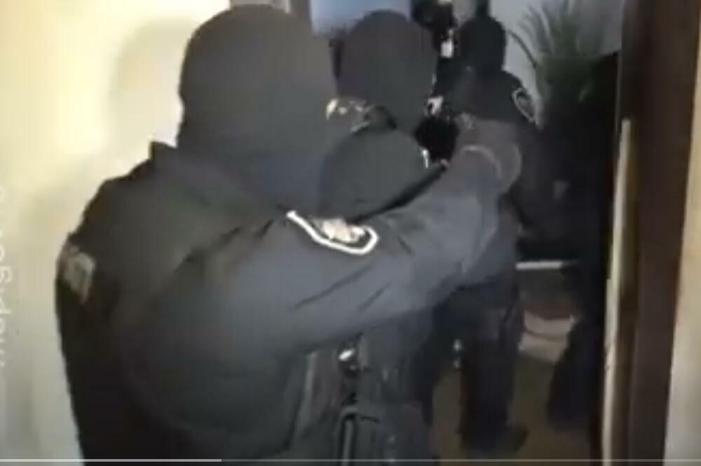 POGLEDAJTE SNIMAK HAPŠENJA BALKANSKOG KARTELA: Digli ih u GAĆAMA, ekspresna akcija policije (VIDEO)