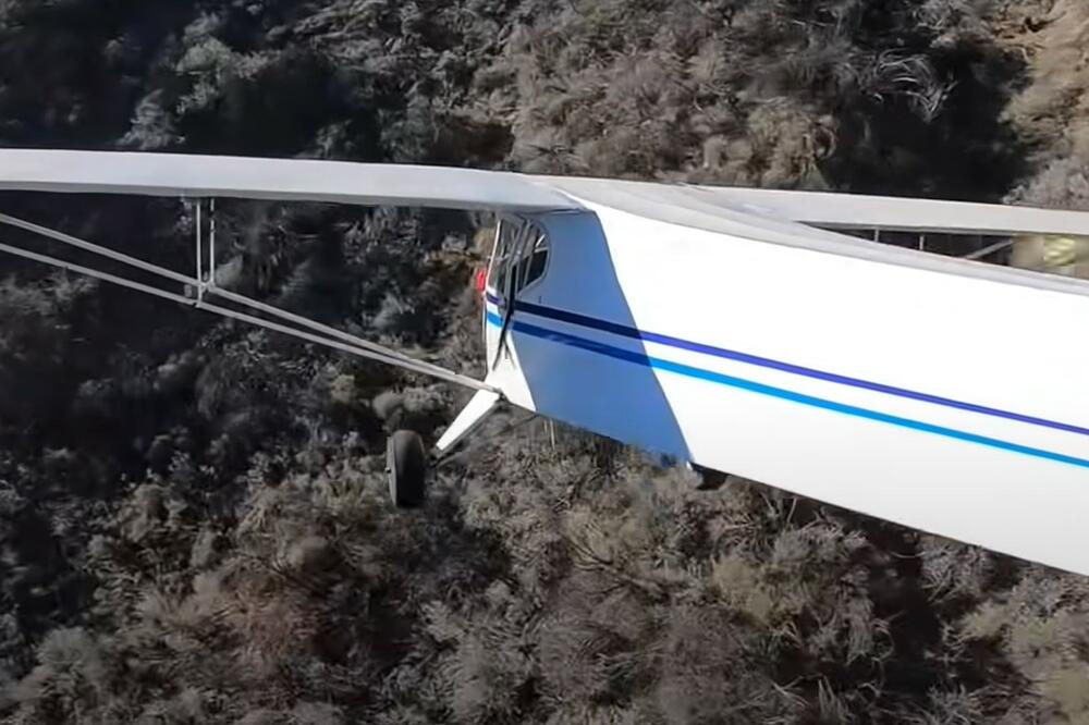 LUDAK SRUŠIO AVION DA BI IMAO PREGLED NA TIK TOKU: Sve je snimljeno, gledajte na svoju odgovornost (VIDEO)