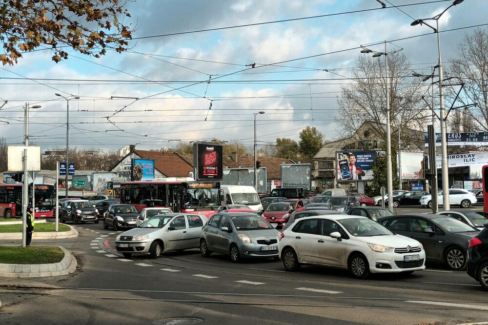 NI OVAJ PETAK NEĆE BITI IZUZETAK: Pripremite se na KOLAPSE širom Srbije, veće GUŽVE na SVIM IZLAZIMA iz Beograda