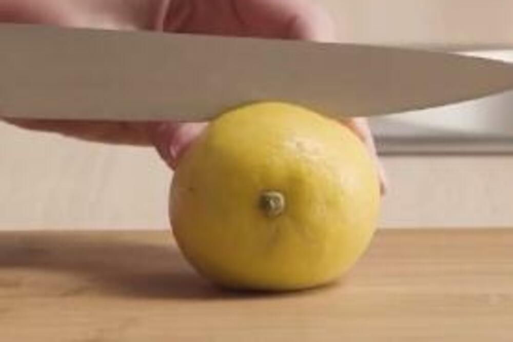 Stavite dva limuna u rernu pre spavanja, ono što će se ujutru desiti sigurno će vas oduševiti!