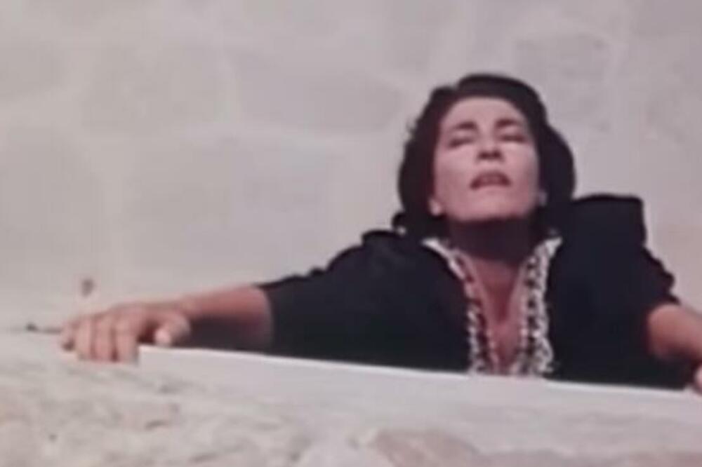 PROSLAVILA SE KAO BALKANSKA ZVEZDA, A ONDA JE UMRLA NE SEĆAJUĆI SE NIČEGA: Ova BOLEST ju je DOKRAJČILA (FOTO)