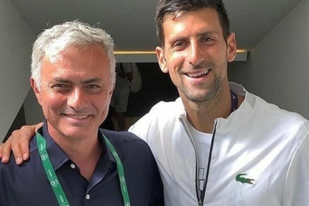 ŠOU REAKCIJA MURINJA NA SUSRET SA ĐOKOVIĆEM: Poslao Novaku poruku na SRPSKOM i to ćirilicom! (VIDEO)