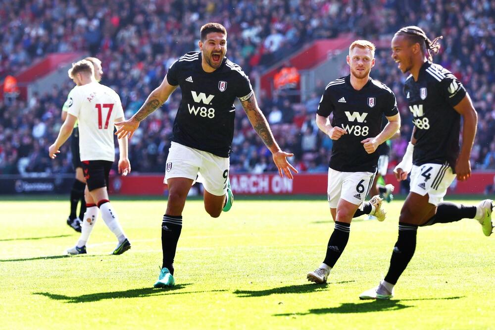 MITROVIĆ OBELEŽIO DAN U PREMIJER LIGI: Fulam rutinski sa Sautemptonom - Junajted srušio Vulvse