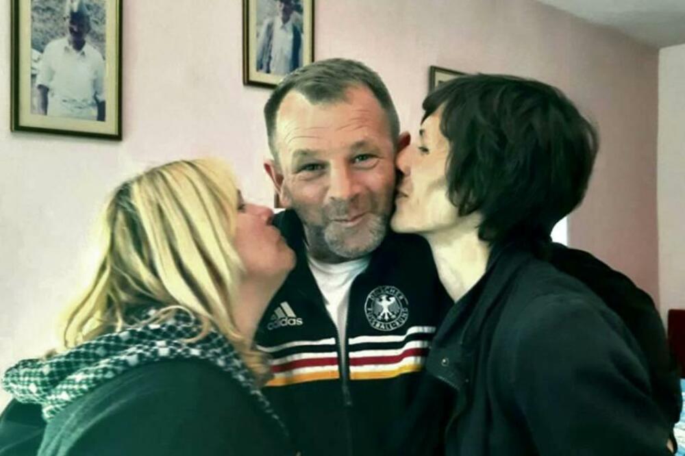 RADIŠA SA RUDNIKA IMA DVE ŽENE I SVI ZAJEDNO ŽIVE! Rodile mu ŠESTORO DECE, a evo kakva je situacija u kući (FOTO)