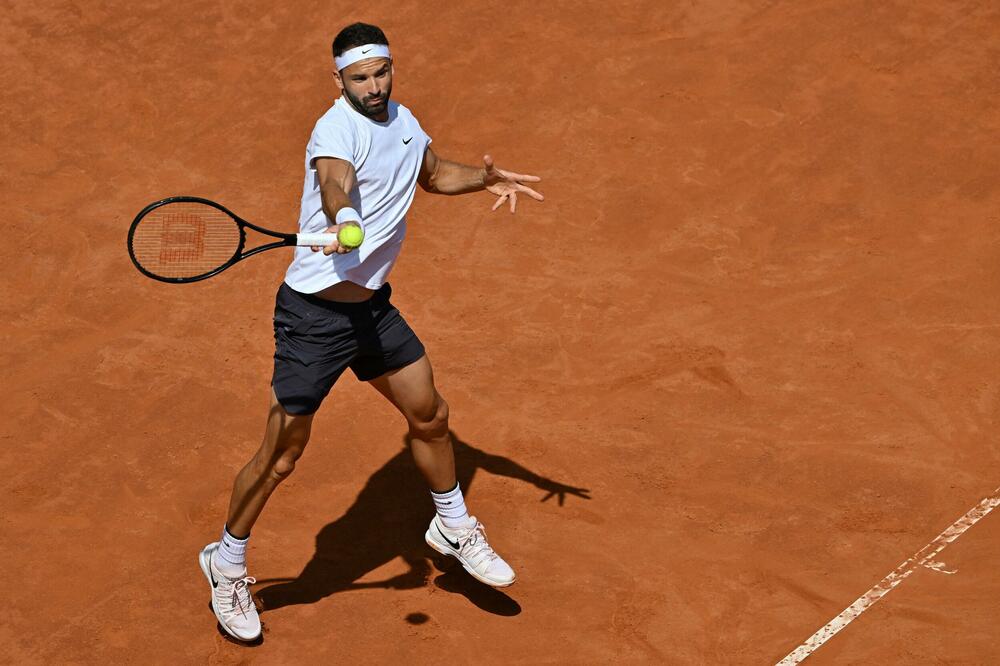 POSLE ALKARASA, SRUŠIO JE I ČILEANCA: Bugarin se prošetao do polufinala Šangaja!