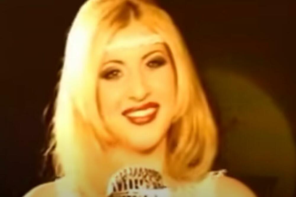 NJEN HIT I DANAS SVI RADO PEVAJU, ALI ONA SE U MEDIJIMA RETKO POJAVLJUJE: Privatni ŽIVOT krije ko ZMIJA NOGE