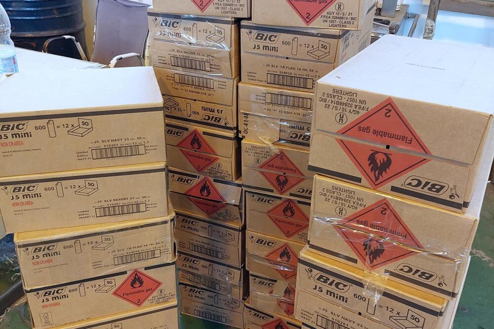 REKLI DA NEMAJU NIŠTA DA PRIJAVE, A ONDA ŠOK: Carinici ostali u čudu! (FOTO)