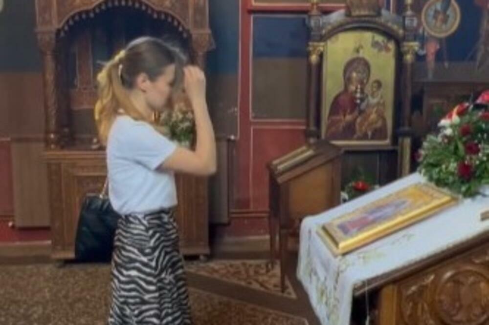 OVAKO SE VEĆINA SRBA KRSTI, A TO JE SKROZ POGREŠNO! Naučite jednom zauvek - EVO KOJE RAME IDE PRVO