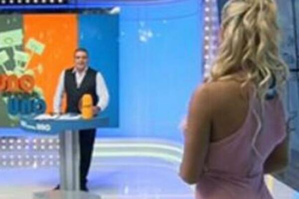 VODITELJKA DOŠLA U EMISIJU BEZ DONJEG VEŠA: Sevalo sve ono što NE SME, kamera ZUMIRALA, FOTKE su samo za PUNOLETNE