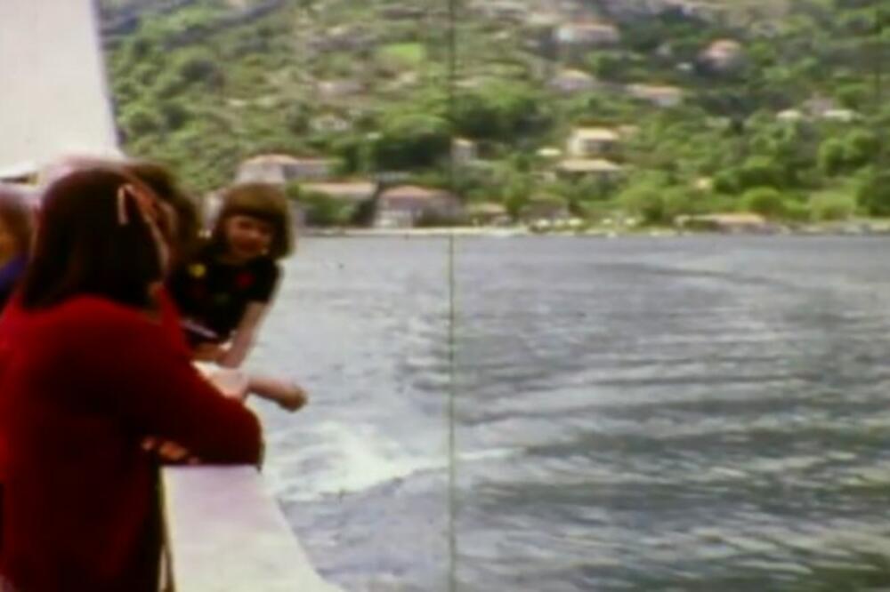 O JEDNOJ FOTOGRAFIJI IZ JUGOSLAVIJE SVI SU PRIČALI: 1 detalj posebno PRIVLAČI PAŽNJU, dobro POGLEDAJTE (FOTO)