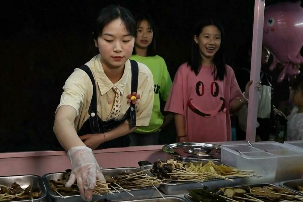 TIHA DIKTATURA NA POMOLU: Kina uvodi zabranu oblačenja i govor "štetan po duh naroda", građani U STRAHU