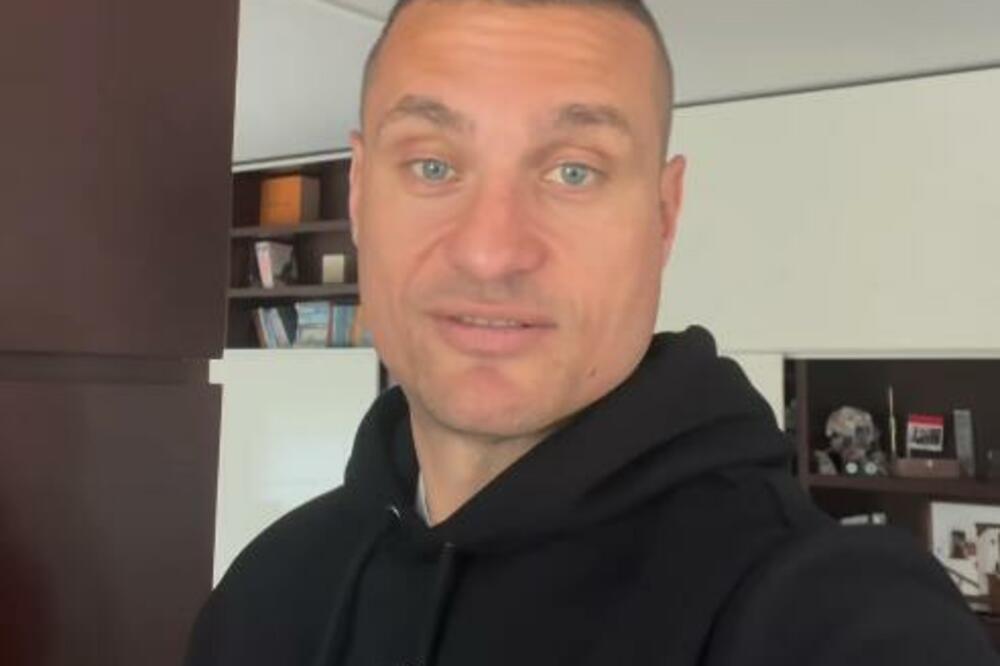 KOJA LEGENDA! Evo šta radi Nemanja Vidić nakon što je odustao SRPSKOG FUDBALA! (VIDEO)