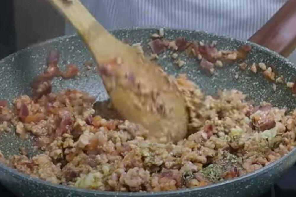 LIČNI KUVAR PRINCEZE DAJANE OTKRIO ŠTA JE JELA 3 PUTA NEDELJNO: Košta samo 300 dinara, a SRBI ga tamane kao ludi