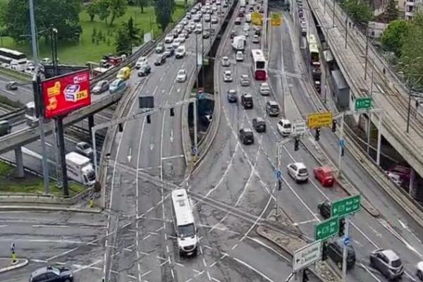 KRKLJANAC U BEOGRADU: Na Autokomandi VELIKI KOLAPS, evo gde još IMA GUŽVE! (FOTO)