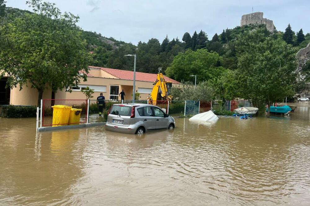 POPLAVE NAPRAVILE HAOS U HRVATSKOJ, VRH VODENOG TALASA IDE PREMA OVOM GRADU: Evo kada se može OČEKIVATI!