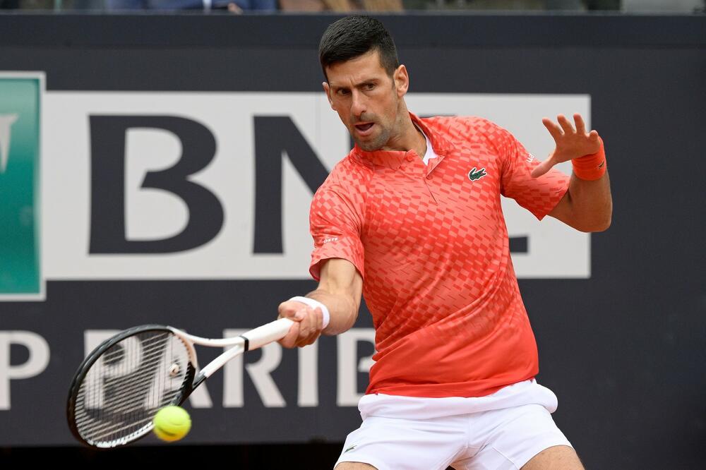 SRAMAN POTEZ BRITANCA! Nori mogao da povredi Novaka sa leđa (VIDEO/FOTO)