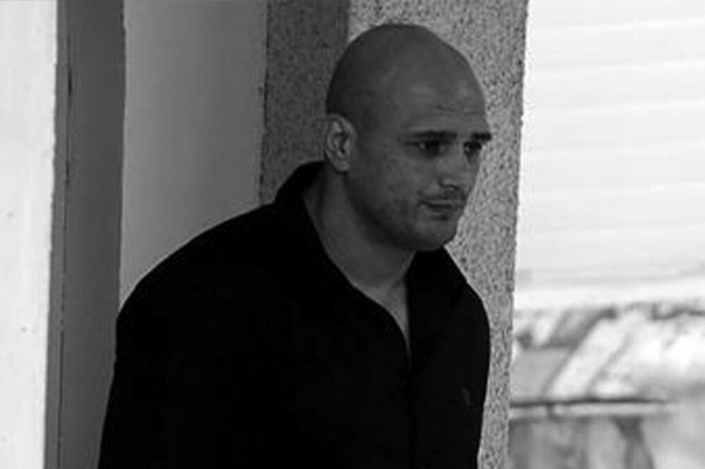 Sin Sinana Sakića, Rašid, preminuo je iznenada u 45. godini u zatvoru u Sremskoj Mitrovici