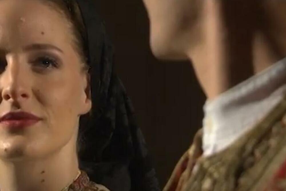 "I DA IMA BRKOVE KAO MAMA": Snimak IDEALNE ŽENE za CRNOGORCA napravio HAOS, ceo REGION POPADAO SA STOLICA (VIDEO)