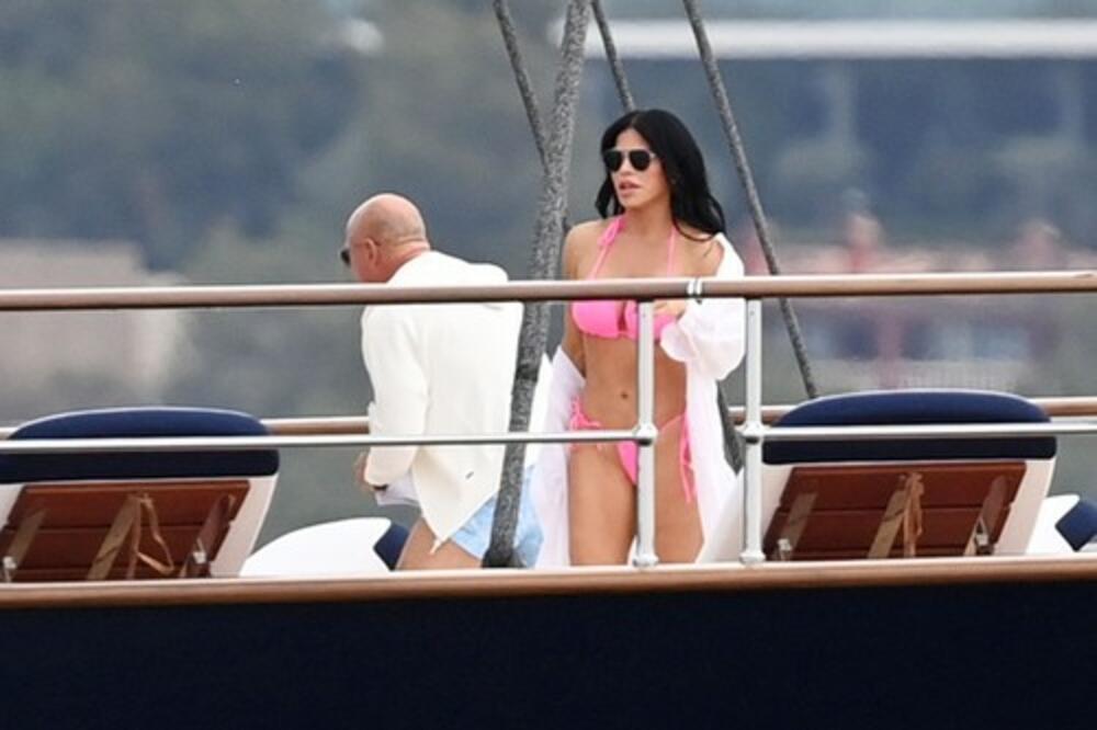 Evo sa koliko godina su najbogatiji stekli svoju milijardu: Neki su se pošteno namučili, dok su drugi uživali mladi