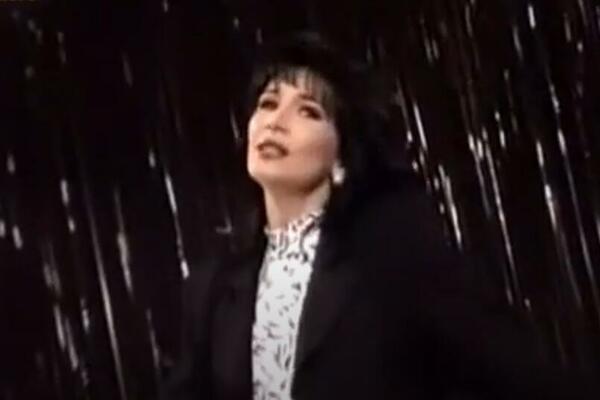 "IZGLEDALA SAM KAO POKVARENA LUTKA" Važila za PRAVU MAČKU, a sada progovorila o ESTETSKIM KOREKCIJAMA, sve PRIZNALA