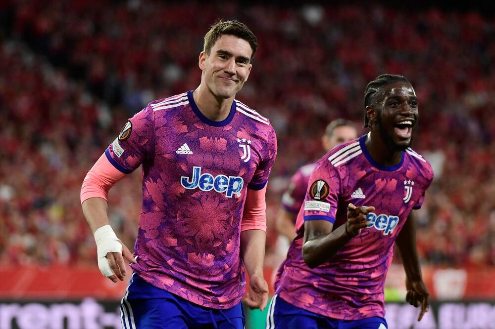 DUŠAN VLAHOVIĆ JE KLASA! Srbinu dovoljno dva minuta da zatrese mrežu Sevilje