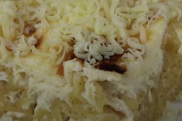 BRZA VEČERA OD MAKARONA, SIRA I PARIZERA: Miris i ukus detinjstva ponovo na VAŠEM STOLU