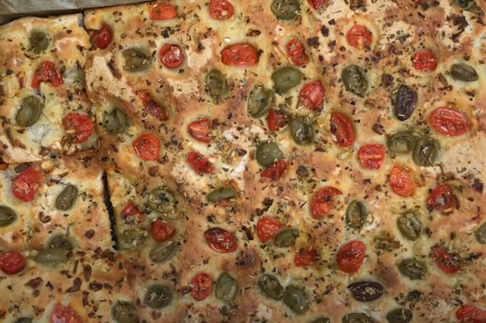 OVO JE STARI ORIGINALNI RECEPT ZA FOKAČU: Preukusna je zbog JEDNOG SASTOJKA, odmah zapišite SVE (FOTO)