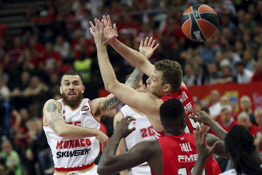 Detalj sa utakmice Olimpijakosa i Monaka