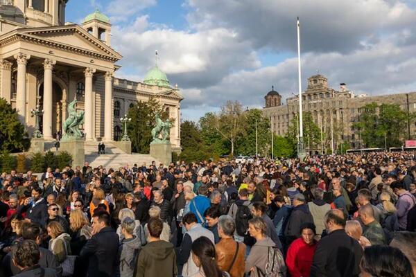 U BEOGRADU ODRŽAN TREĆI PROTEST "SRBIJA PROTIV NASILJA": Ponovljeni zahtevi, blokirana gazela